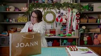 Jo-Ann TV Spot, 'A Craftmas Carol With Phyllis' Featuring Phyllis Smith