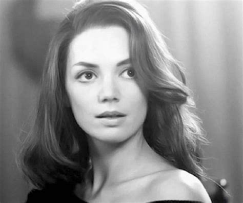 Joanne Whalley photo