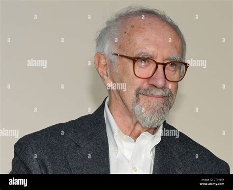 Jonathan Pryce photo