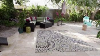 Joss and Main TV Spot, 'HGTV: St. Pete Beach Backyard'