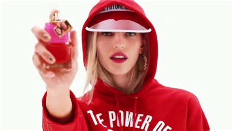 Juicy Couture Oui TV Spot, 'The Power of Oui: Gift Sets'
