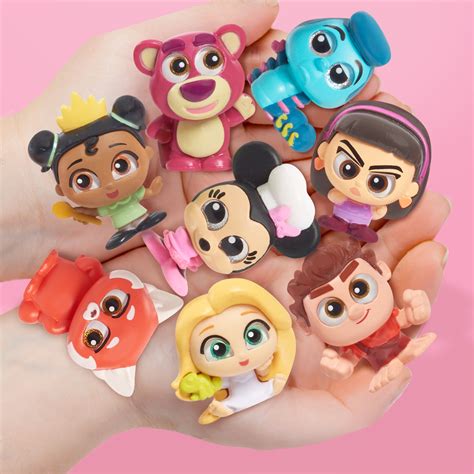 Just Play Disney Doorables Multi Peek - Series 5 logo