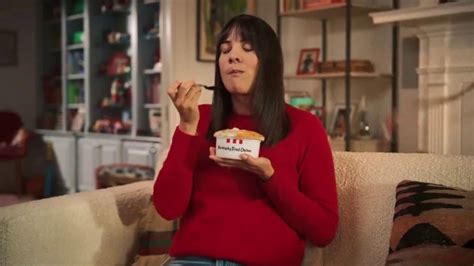 KFC $5 Pot Pie TV commercial - Yo, yo mismo y pastel