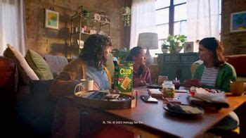 Kellogg's Club Crackers TV Spot, 'Comfort'