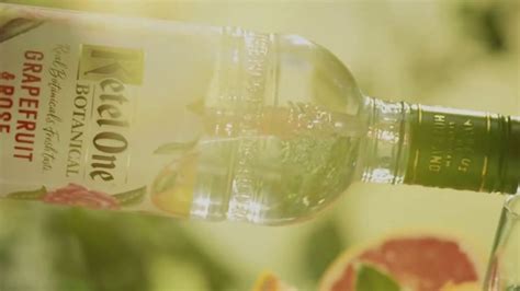 Ketel One Botanical Spritz TV Spot, 'Taste the Summer: Vodka Spritz' featuring Lindsay Arber