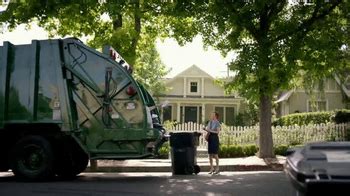 KeyBank Hassle-Free Account TV Spot, 'Garbage Truck'