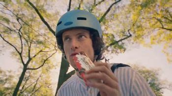 Kinder Bueno TV Spot, 'Enjoy the Ride'