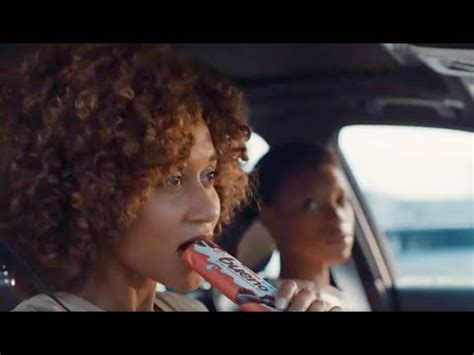 Kinder Bueno TV Spot, 'Traffic'