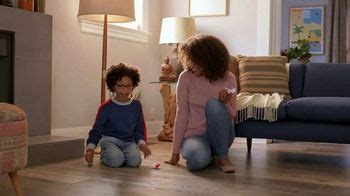 Kinder Joy TV Spot, 'Pequeña tradición: juguetes de primavera' created for Kinder