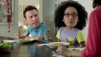 Kraft Verde Chicken Enchilada TV Commercial Featuring Carla Hall, Rocco DiSpirito featuring Carla Hall