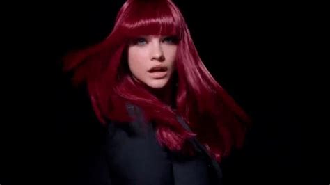 L'Oreal Paris Féria Power Red TV Spot, 'Beyond Bold' featuring Barbara Palvin