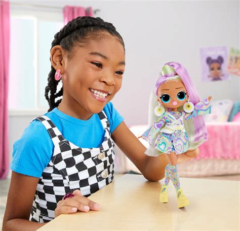 L.O.L. Surprise! OMG Sunshine Color Change Dolls TV Spot, 'Colorful New Surprises'