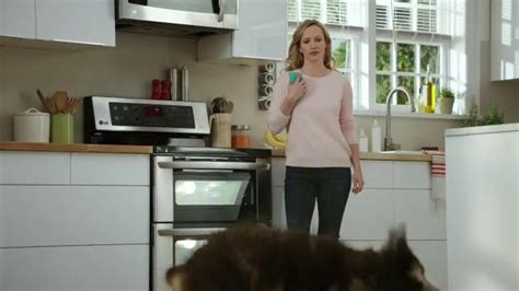 LG EasyClean TV Spot, 'Mom Confession: Self-Cleaning Oven' featuring Lisa McCormick