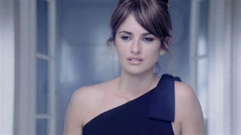 Lancôme Trésor TV Spot, 'Treasured Moments' Featuring Penelope Cruz