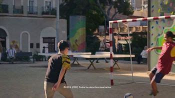 Lay's TV Spot, 'Que no pare el juego' con Lionel Messi