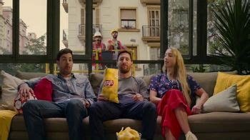 Lay's TV Spot, 'UEFA Champions League: limpiadores de ventanas' con Lionel Messi