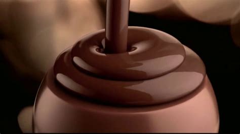 Lindt Lindor TV Spot, 'Take a Moment'