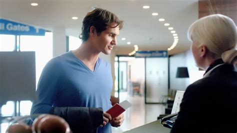 Lindt TV Spot, 'Tennis Bag' Feauturing Roger Federer