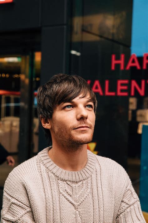 Louis Tomlinson photo