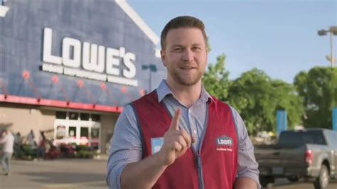 Lowe's Father's Day Sale TV Spot, 'Dad Knows Best'