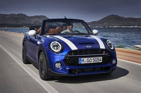 MINI USA Convertible Cooper S logo