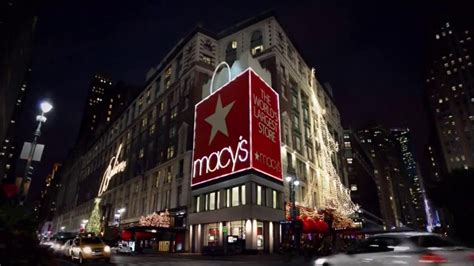 Macy's Star Gifts TV Spot featuring Brian Knoebel