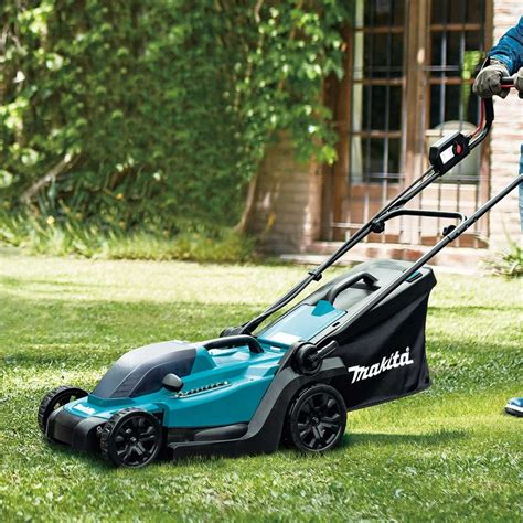 Makita LXT Cordless Lawn Mowers logo