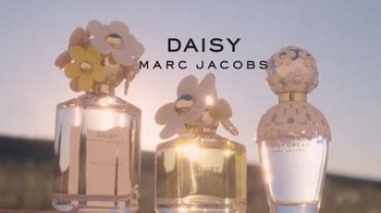 Marc Jacobs Fragrances TV Spot, 'Daisy Trio' Song By CHVRCHES