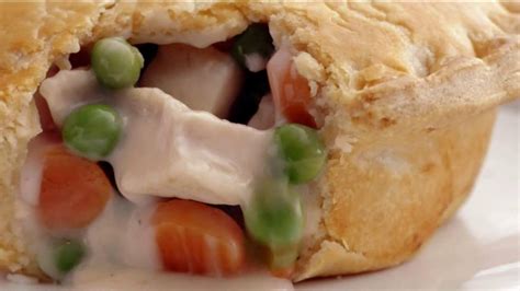 Marie Callender's Chicken Pot Pie TV Spot, 'Everything We Love' featuring Peter Jessop