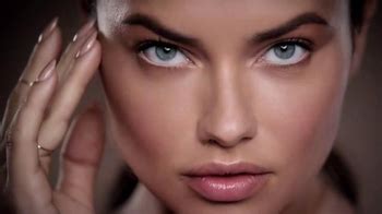 Maybelline Dream Velvet Foundation TV Spot, 'Hydration' Feat. Adriana Lima