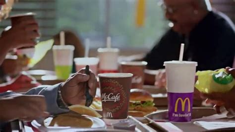 McDonald's All Day Breakfast TV Spot, 'Vuelo demorado' featuring Grace Serrano