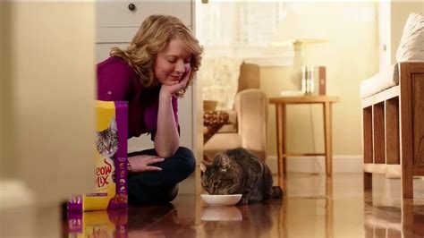 Meow Mix TV Spot, 'Stealthy Approach'