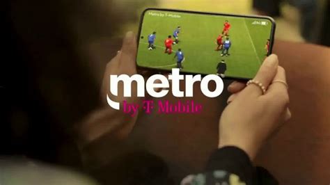 Metro by T-Mobile TV Spot, 'Más ahorros: Tablet 5G gratis' con Luis Fonsi