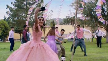 Metro by T-Mobile TV Spot, 'Quinceañera: Samsung Galaxy 5 gratis' created for Metro by T-Mobile