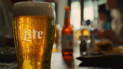 Miller Lite TV Spot, 'Trivia' featuring Chris Browning