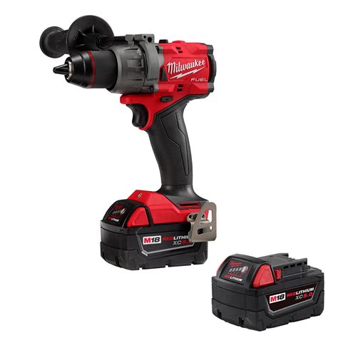 Milwaukee M18 FUEL 18 in. 18V Lithium-Ion Brushless Cordless Hedge Trimmer logo