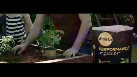 Miracle-Gro Performance Organics TV Spot, 'How to Grow: Organic Veggies'