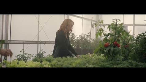 Miracle-Gro Performance Organics TV Spot, 'Sarah: Miracle-Gro Scientist'