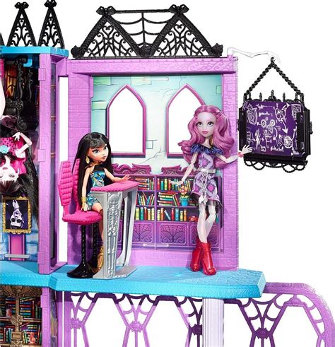 Monster High Deluxe High School logo