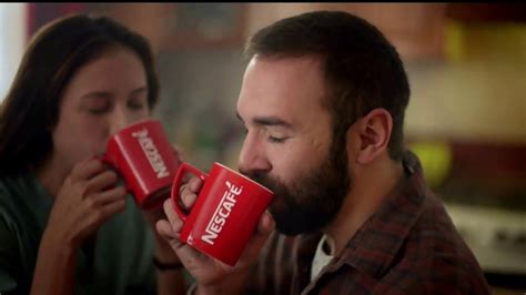 Nescafe Clásico TV Spot, 'Haz que cada momento se quede contigo'