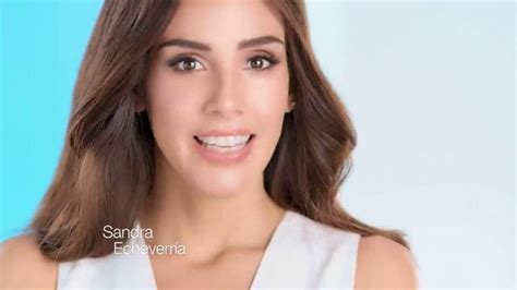 Neutrogena Hydro Boost TV Spot, 'Radiante' Con Sandra Echeverría