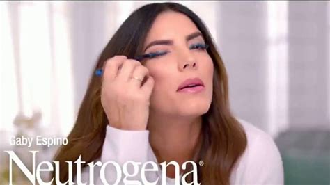 Neutrogena Makeup Remover Cleansing Towelettes TV commercial - Lápiz labial con Gaby Espino