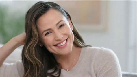 Neutrogena Rapid Wrinkle Repair TV Spot, 'Kiss Wrinkles Goodbye' Featuring Jennifer Garner