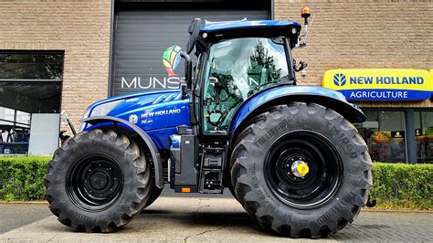 New Holland Agriculture T6.180 logo