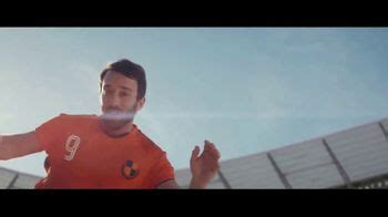 Nissan TV Spot, 'Fútbol Forward' [T1] featuring Jaime Aymerich