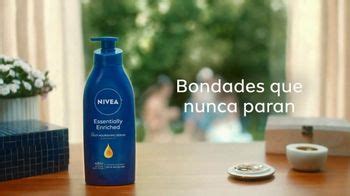 Nivea Essentially Enriched Body Lotion TV Spot, 'Hora feliz'