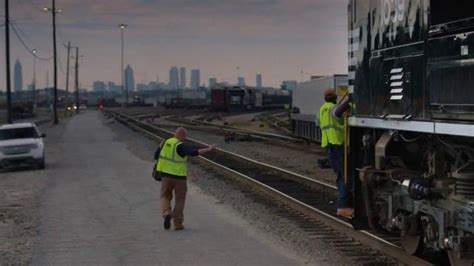 Norfolk Southern Corporation TV Spot, 'Moving Economy is Just Another Day'