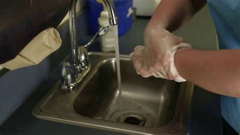 OKeeffes Working Hands TV commercial - Handwashing Healthy Feet