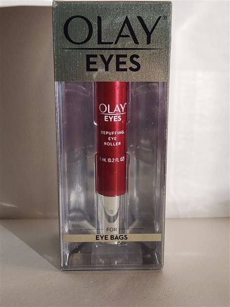 Olay Eyes Depuffing Eye Roller logo