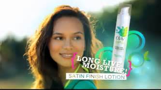 Olay Fresh Effects Skin Care TV Spot featuring Sonya Balmores Chung